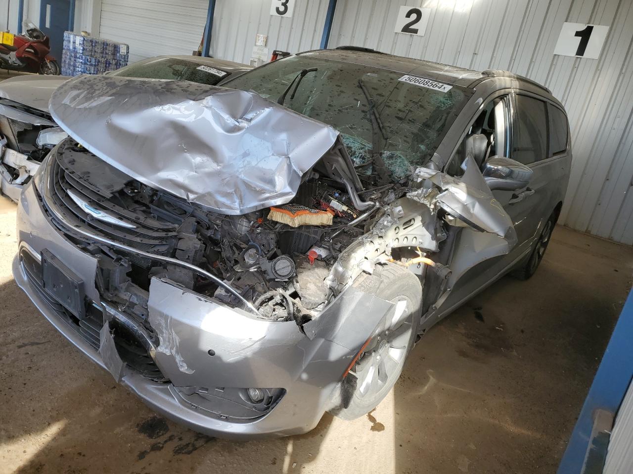 2C4RC1N71JR145095 2018 Chrysler Pacifica Hybrid Limited