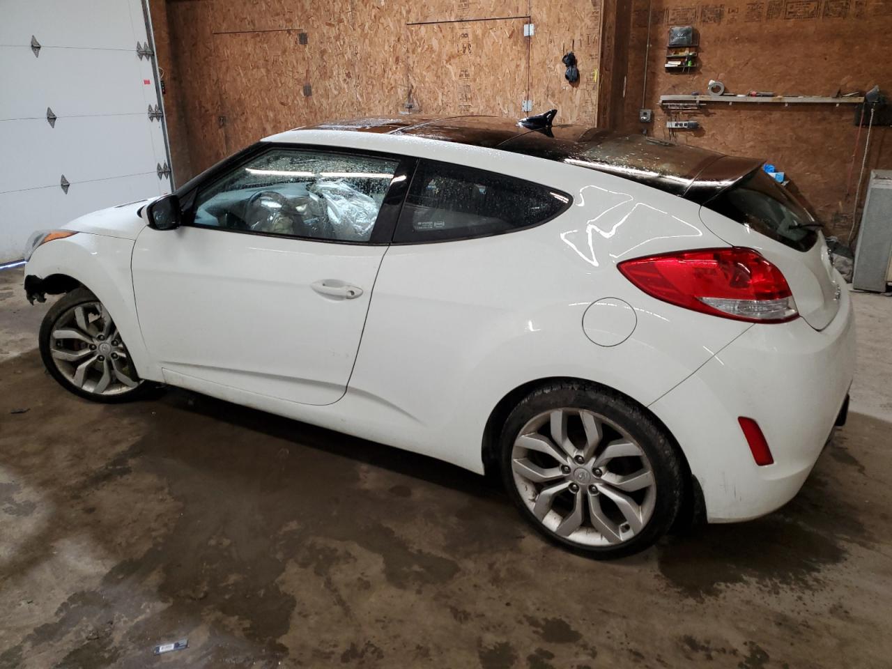 2013 Hyundai Veloster vin: KMHTC6AD6DU092198