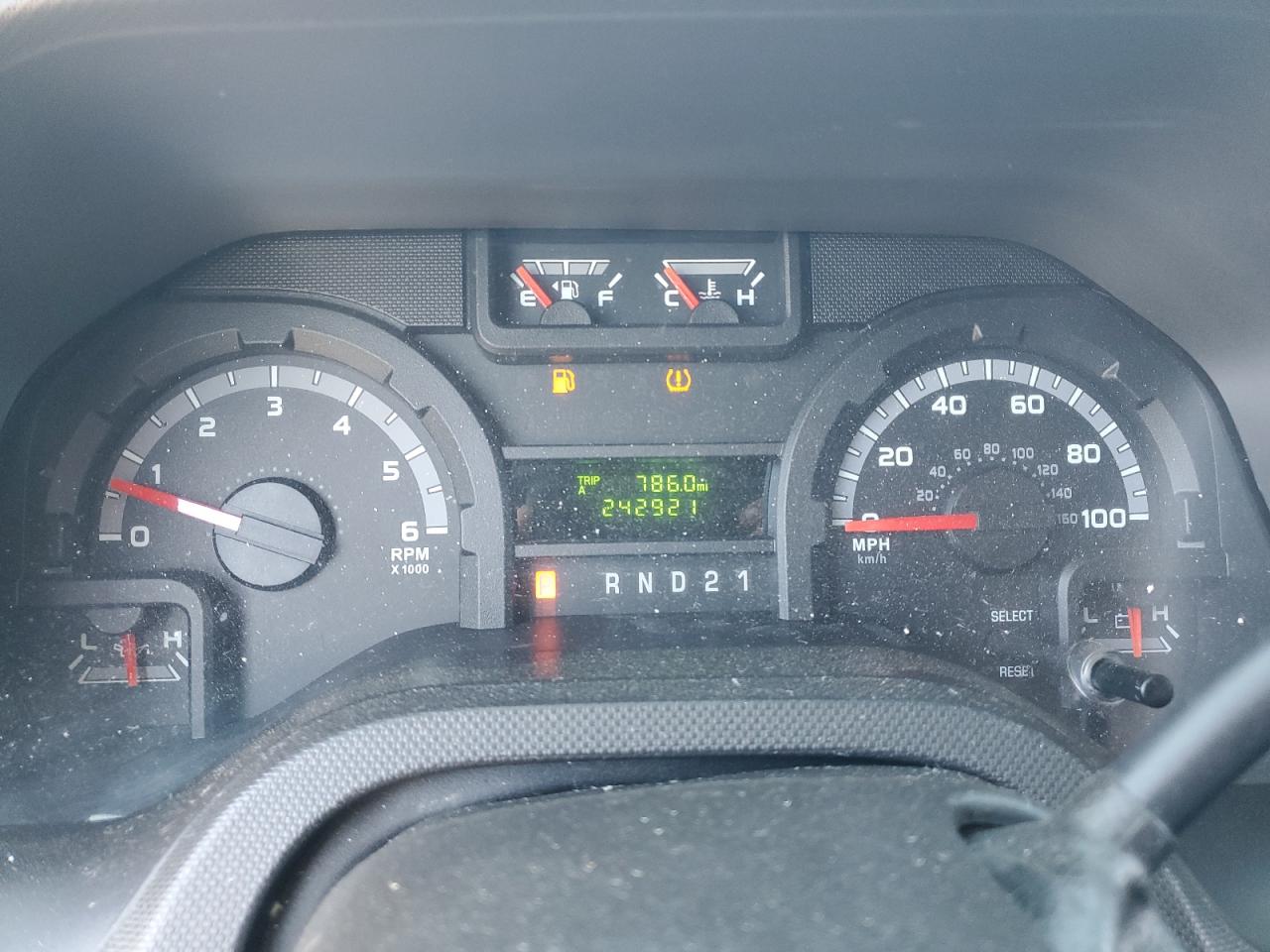 1FTNE2EW0BDA38727 2011 Ford Econoline E250 Van