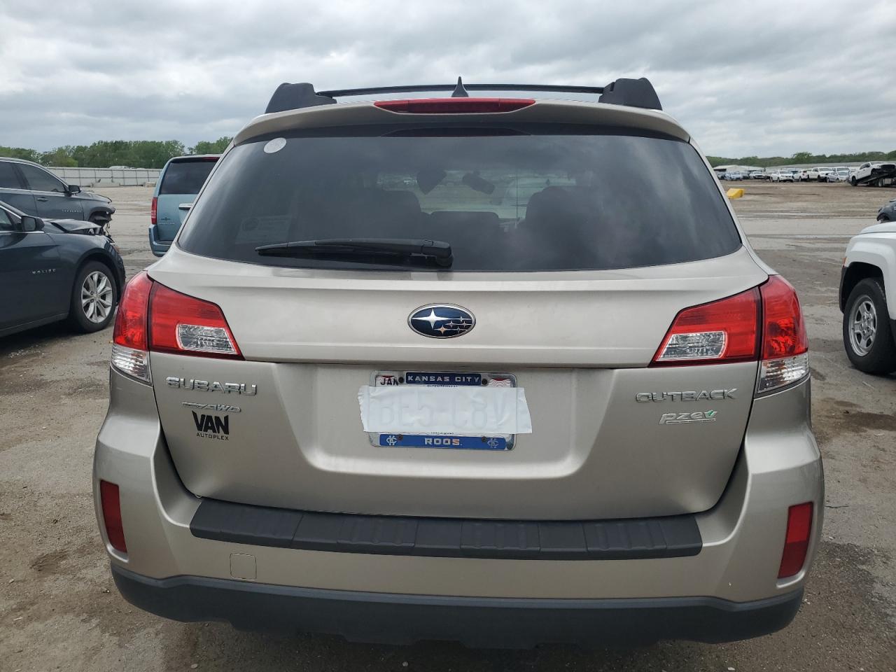 4S4BRBCC8E3226157 2014 Subaru Outback 2.5I Premium