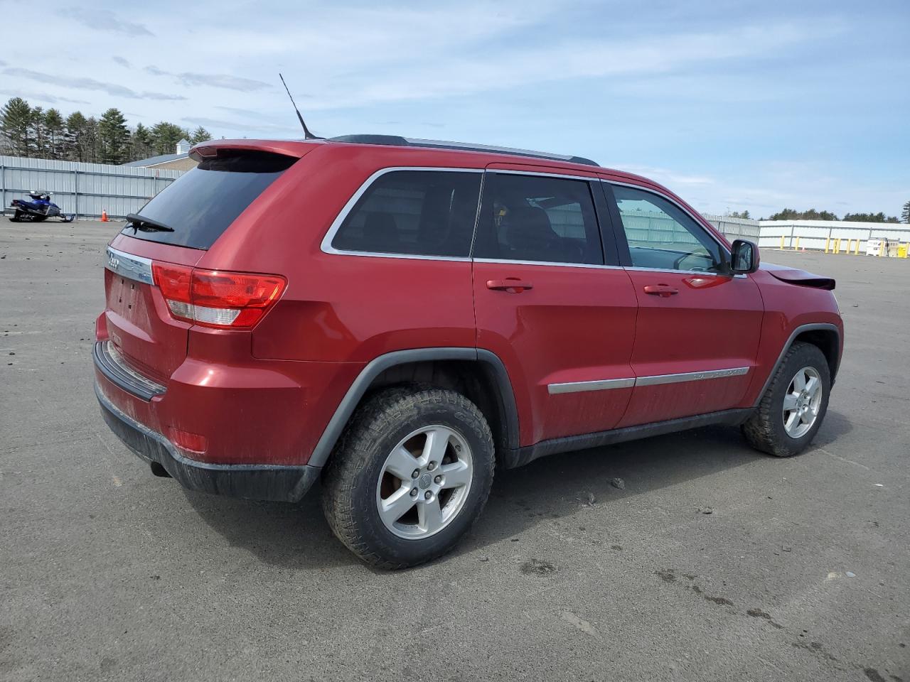 1J4RR4GG5BC508158 2011 Jeep Grand Cherokee Laredo