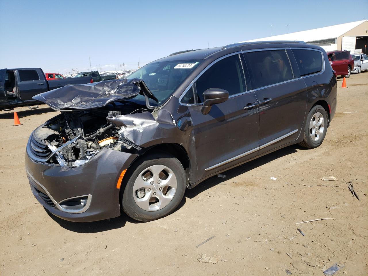 2018 Chrysler Pacifica Hybrid Touring L vin: 2C4RC1L73JR175699