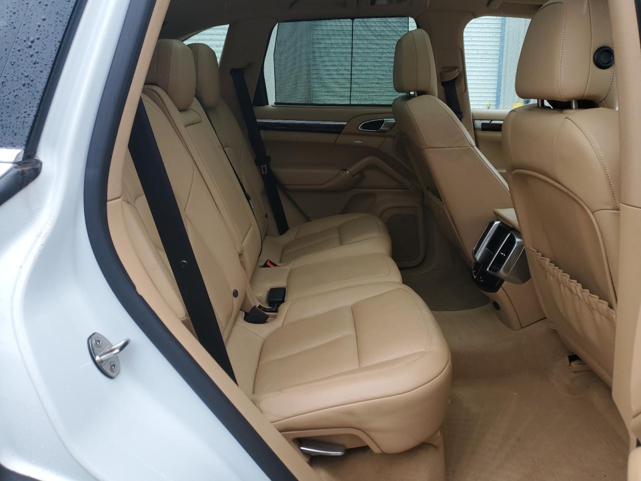 2013 Porsche Cayenne vin: WP1AA2A22DLA19682