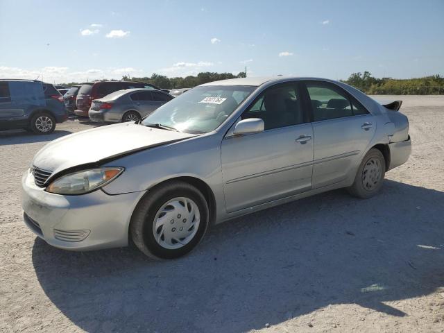 Lot #2505871360 2005 TOYOTA CAMRY LE salvage car
