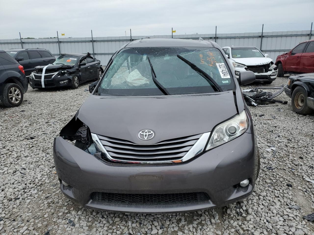 5TDYK3DC5GS738077 2016 Toyota Sienna Xle