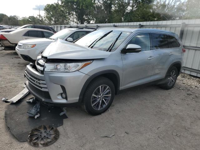 VIN 5TDKZRFHXKS307983 2019 Toyota Highlander, SE no.1