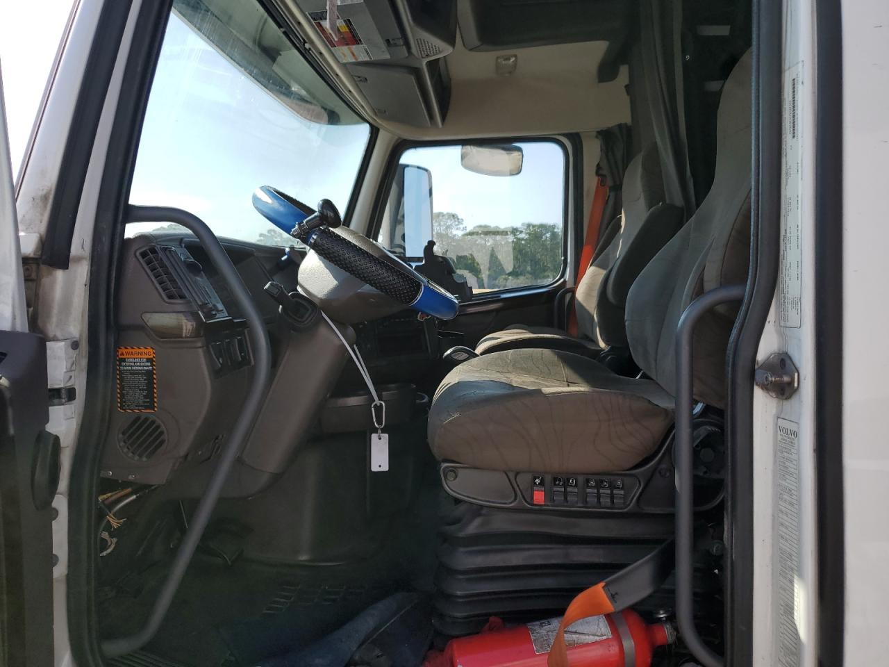 4V4NC9EH2FN187533 2015 Volvo Vn Vnl