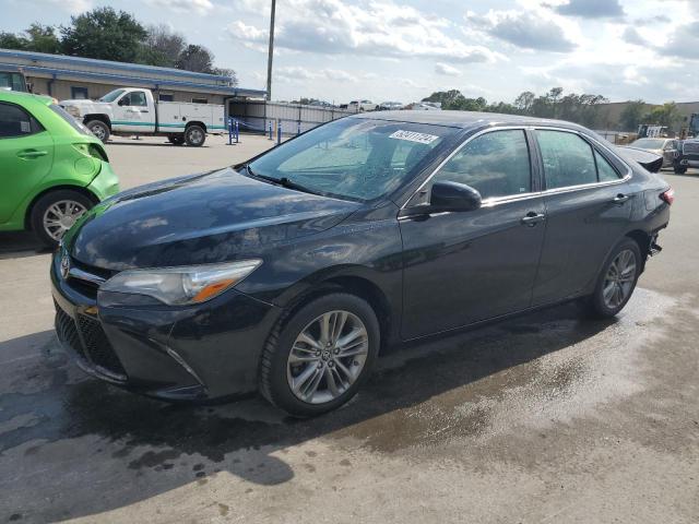Lot #2501414142 2017 TOYOTA CAMRY LE salvage car