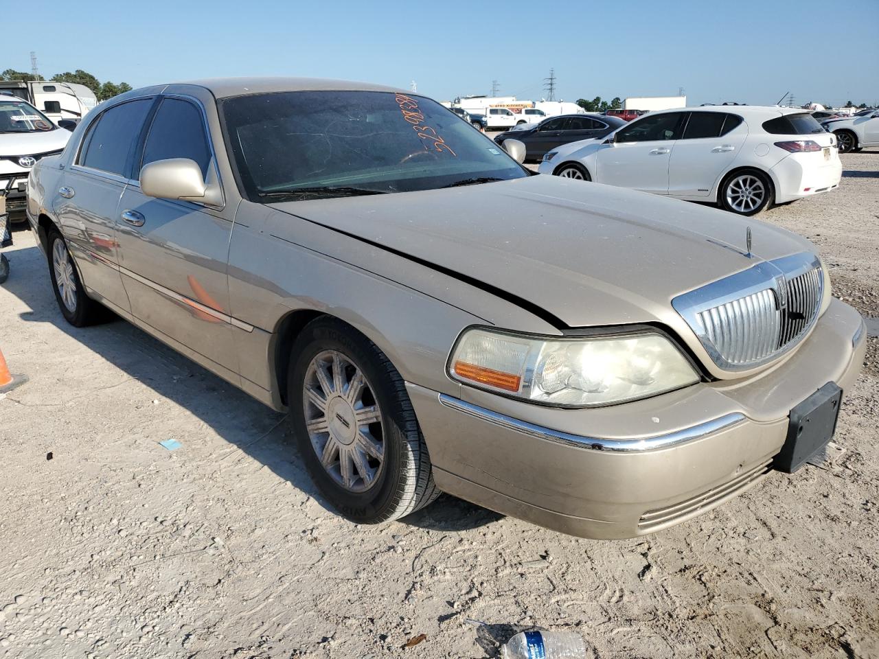 2LNBL8CV1AX752147 2010 Lincoln Town Car Signature Limited