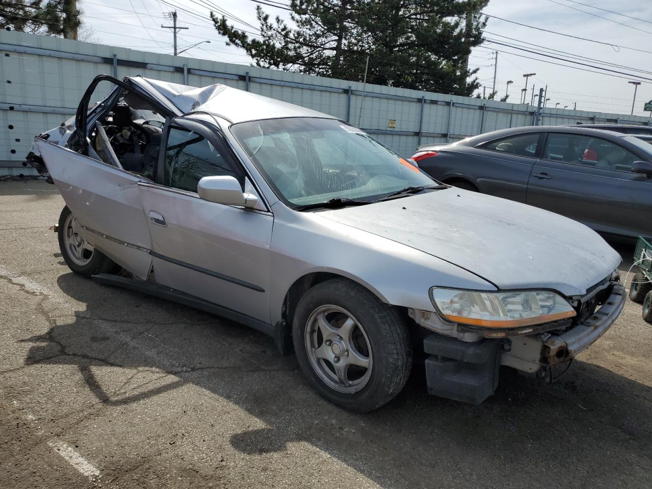 1HGCG5547YA134142 2000 Honda Accord Lx