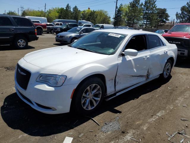 Седани CHRYSLER 300 2015 Білий