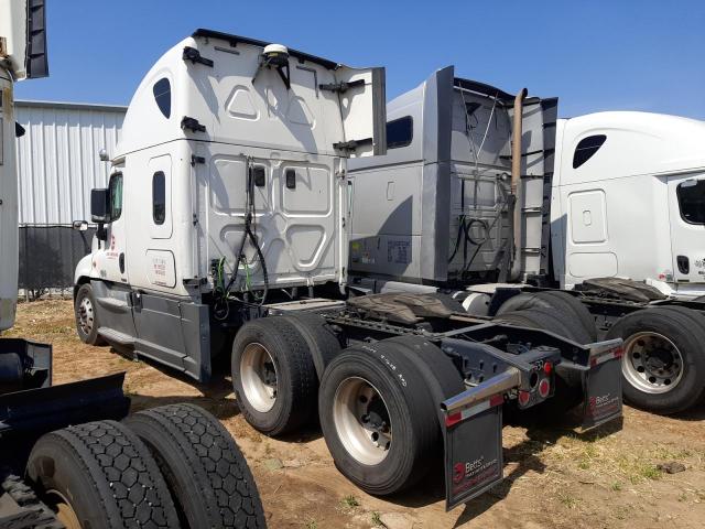 Lot #2510587799 2015 FREIGHTLINER CASCADIA 1 salvage car