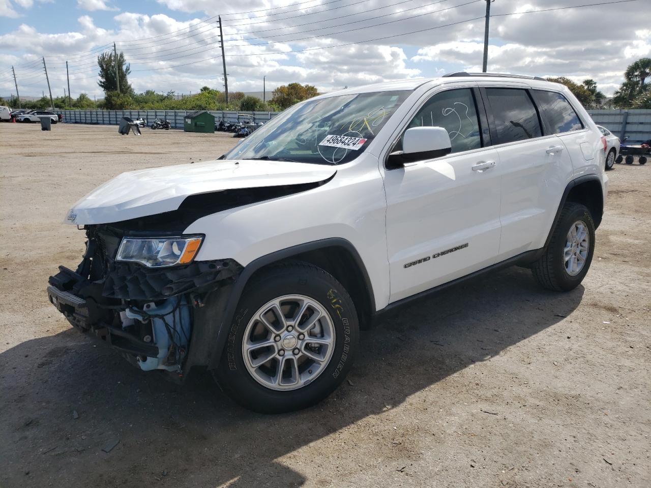 1C4RJFAG7JC106092 2018 Jeep Grand Cherokee Laredo