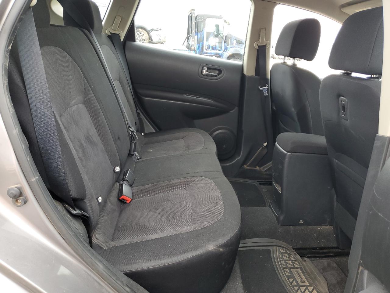 JN8AS5MV2BW679064 2011 Nissan Rogue S