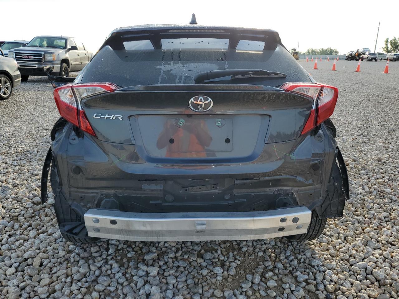 NMTKHMBX2KR100831 2019 Toyota C-Hr Xle