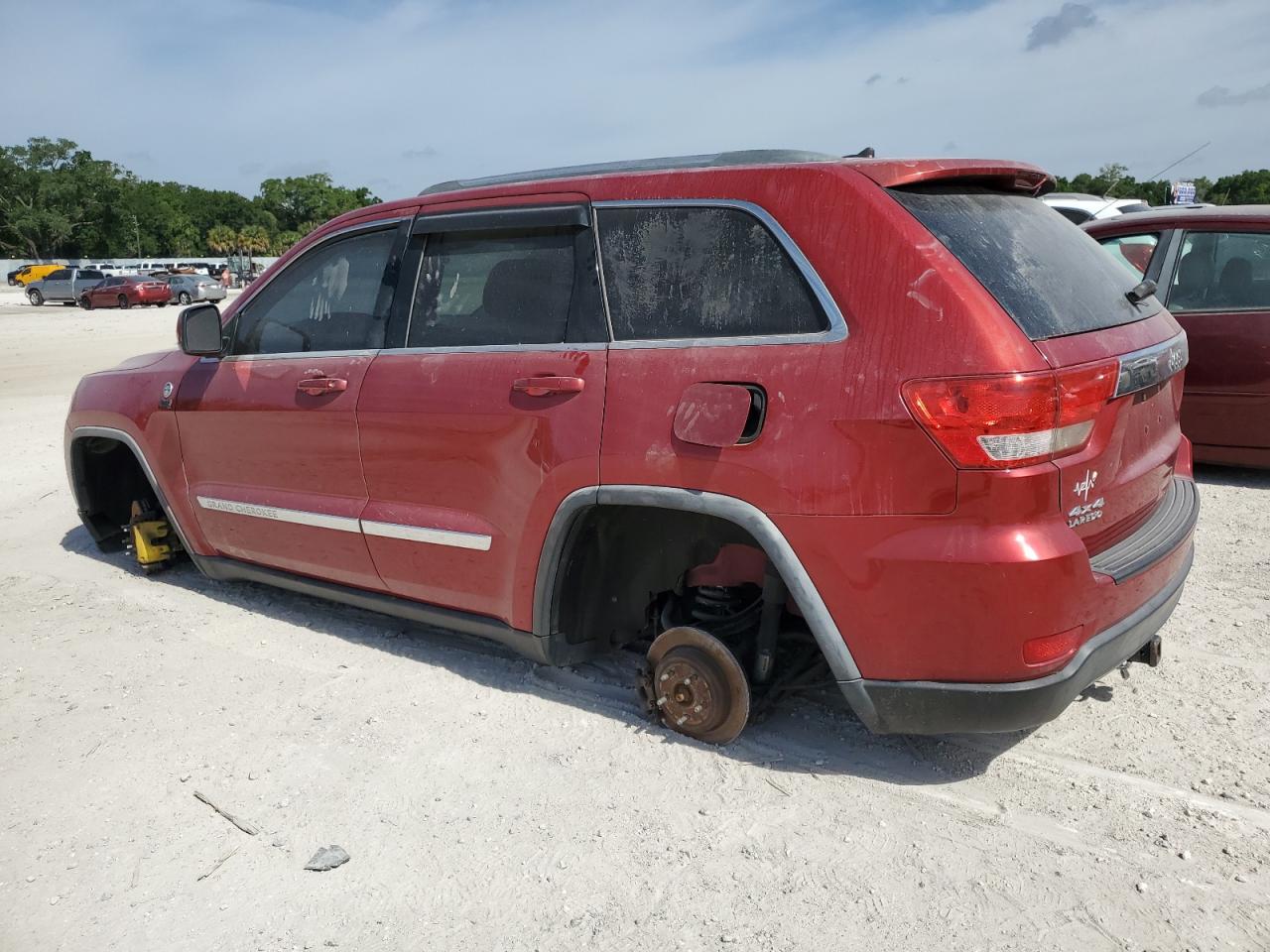 1J4RR4GG3BC507512 2011 Jeep Grand Cherokee Laredo