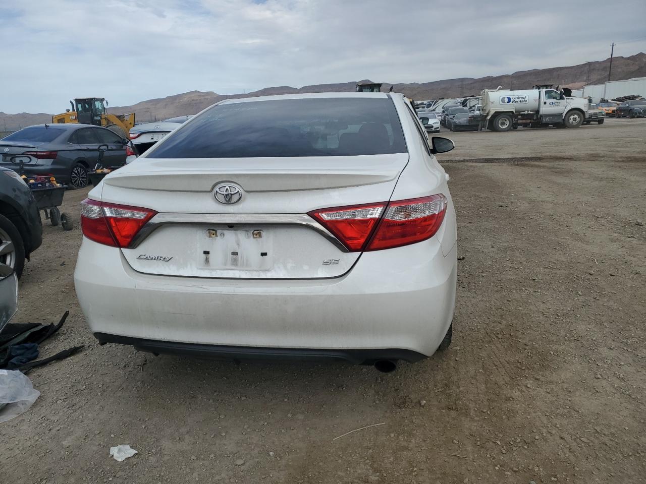 4T1BF1FK5GU260043 2016 Toyota Camry Le