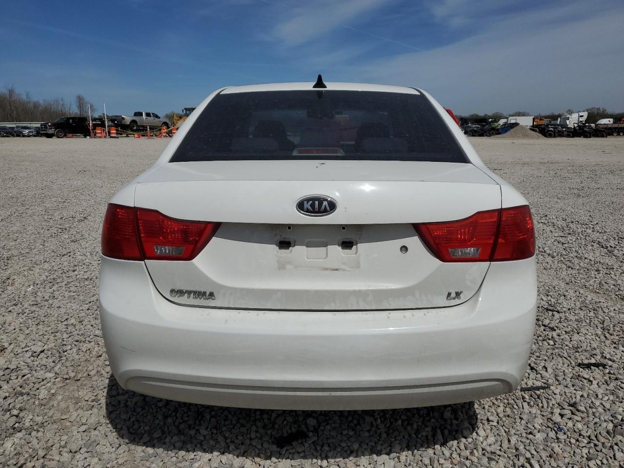 KNAGE228595306235 2009 Kia Optima Lx