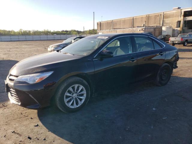 Lot #2489647284 2015 TOYOTA CAMRY LE salvage car