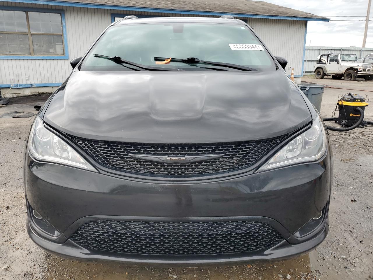 2020 Chrysler Pacifica Touring L Plus vin: 2C4RC1EG0LR240623