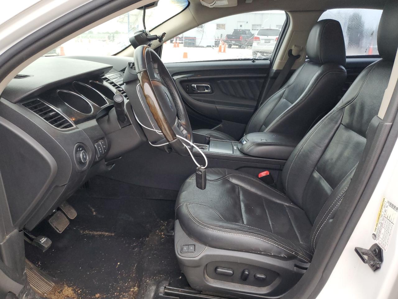 1FAHP2FW7BG157174 2011 Ford Taurus Limited