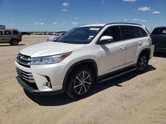 VIN 5TDKZRFHXKS565193 2019 Toyota Highlander, SE no.1