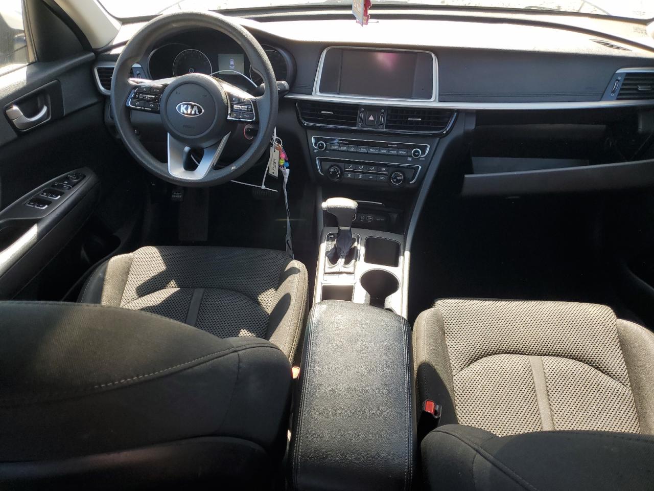 5XXGT4L3XKG275010 2019 Kia Optima Lx