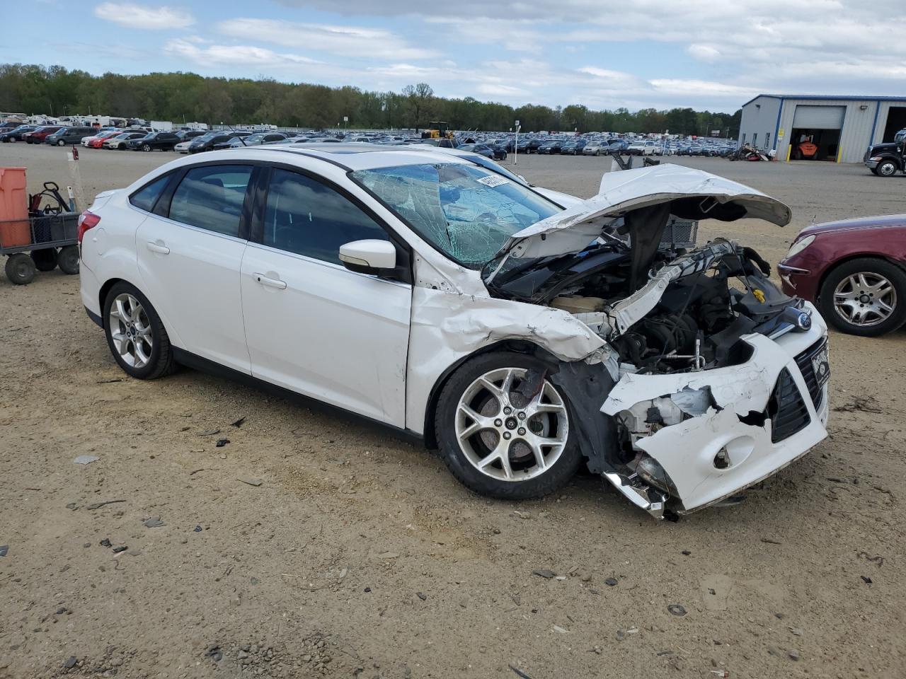 1FADP3J26EL257898 2014 Ford Focus Titanium