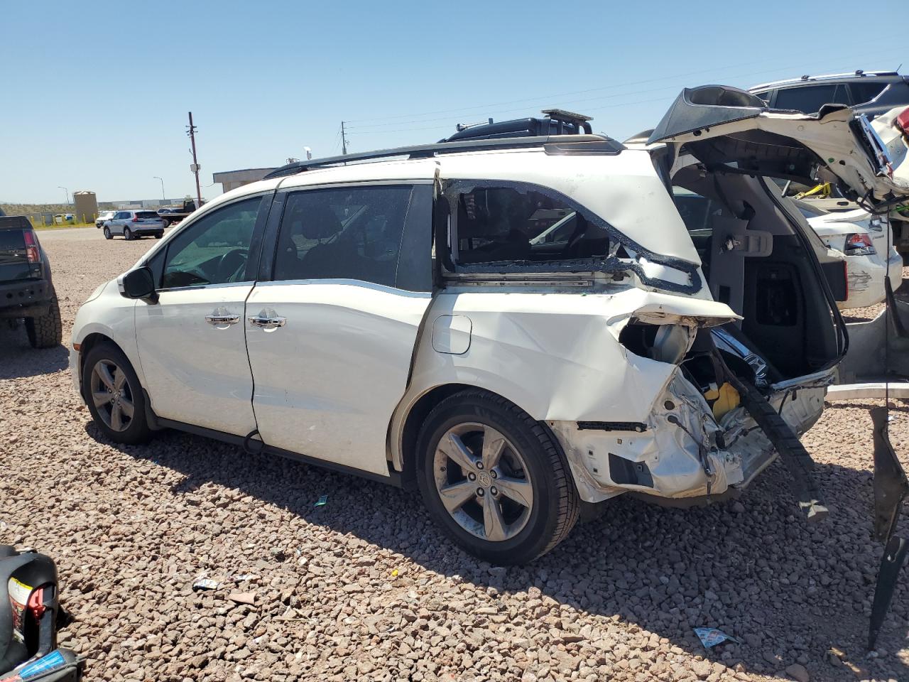 5FNRL6H78JB007445 2018 Honda Odyssey Exl