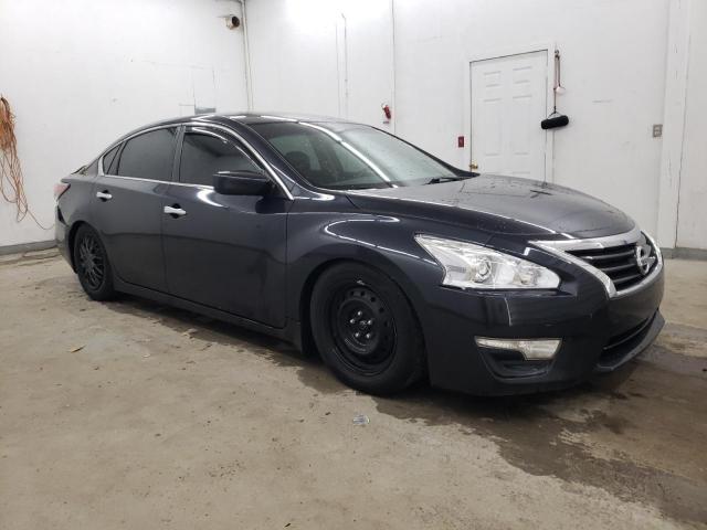 2015 Nissan Altima - Image 4