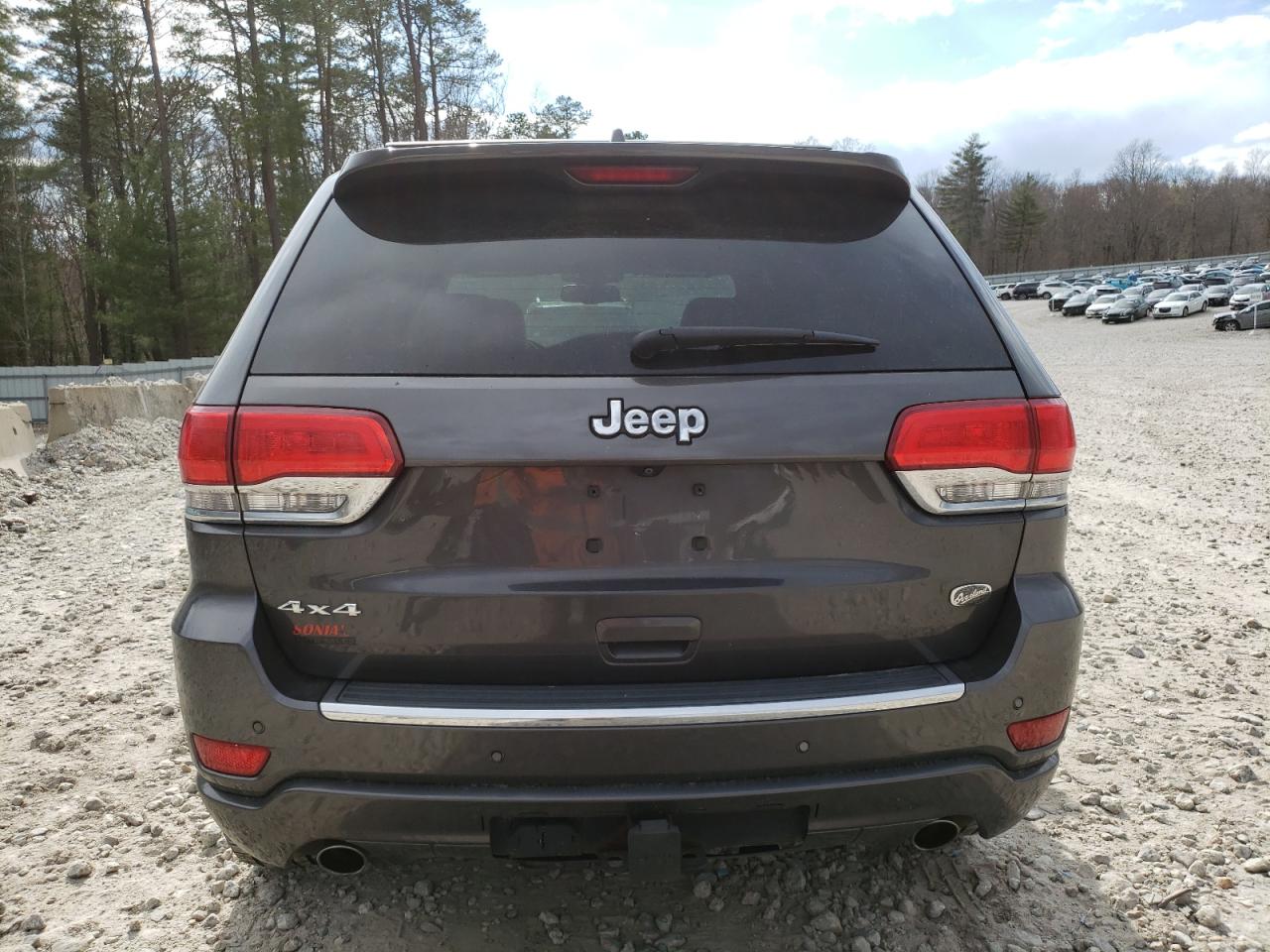 1C4RJFCG2GC427026 2016 Jeep Grand Cherokee Overland