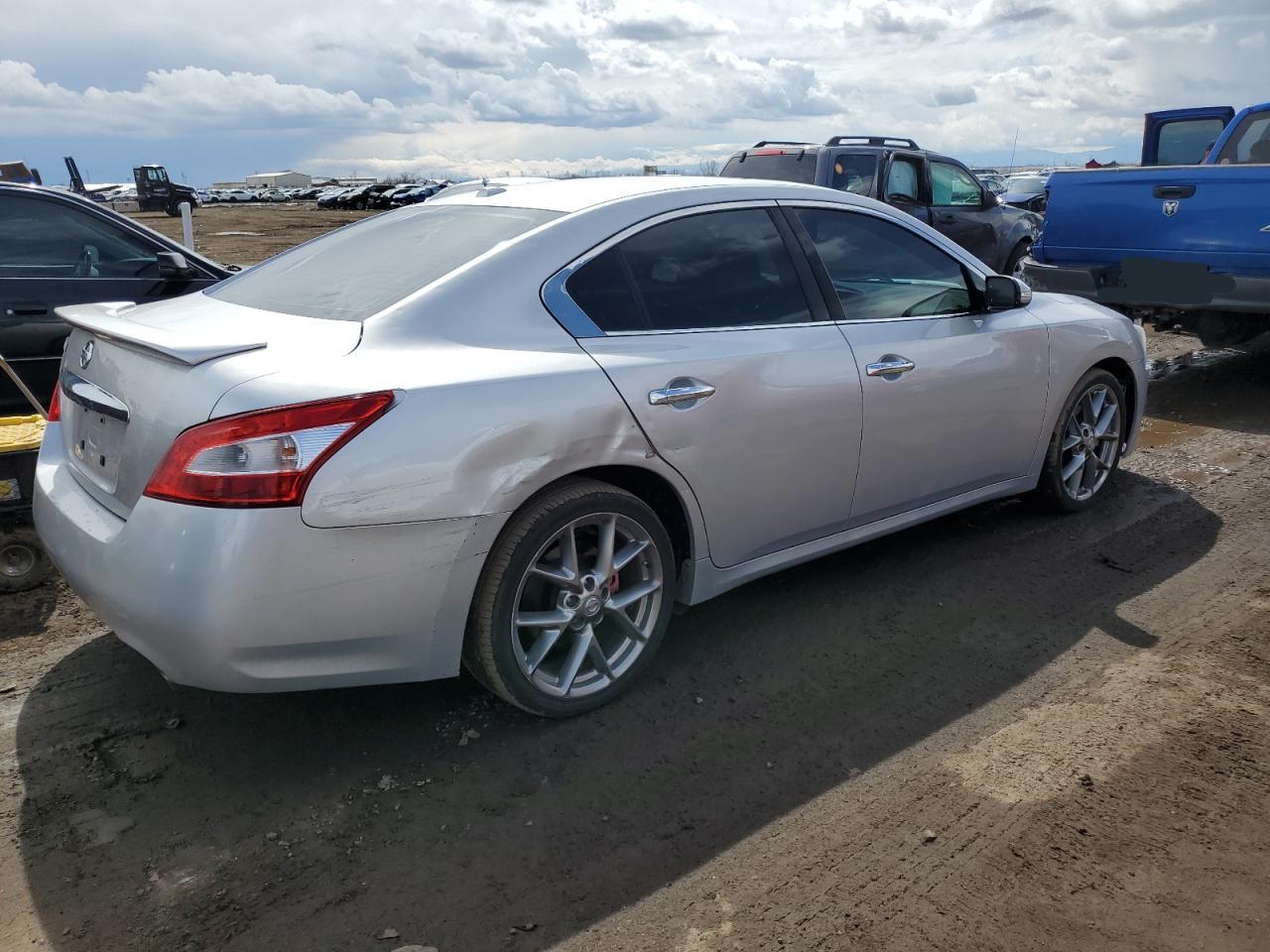 1N4AA5APXAC850573 2010 Nissan Maxima S