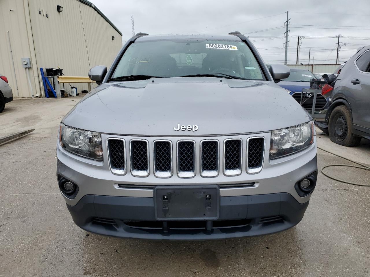 1C4NJCEB2GD599890 2016 Jeep Compass Latitude