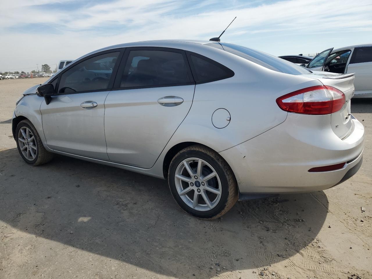 3FADP4BJ2KM123086 2019 Ford Fiesta Se