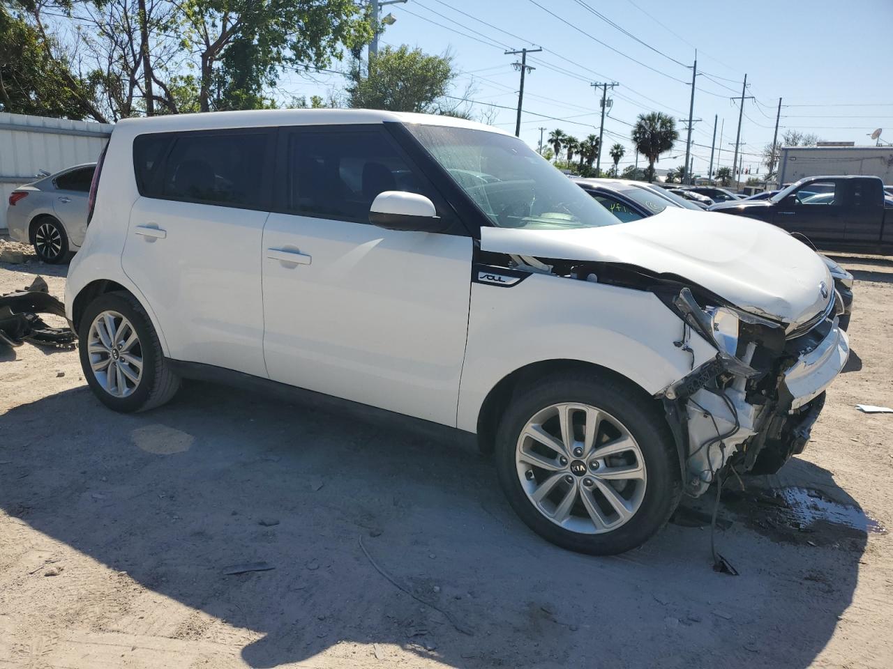 KNDJP3A55J7514091 2018 Kia Soul +