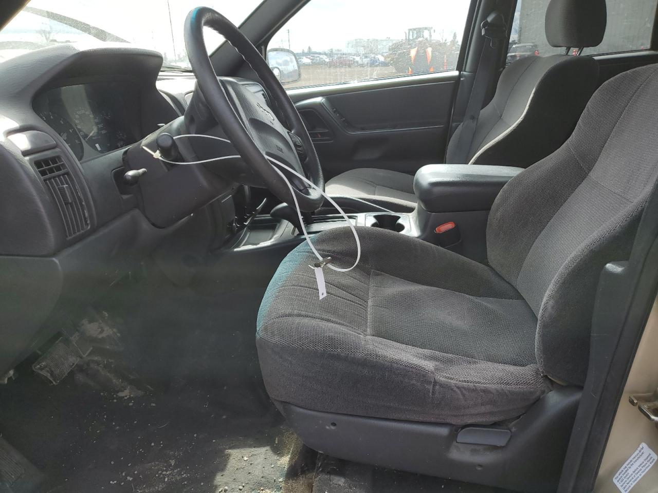 1J4GW48NX1C545203 2001 Jeep Grand Cherokee Laredo