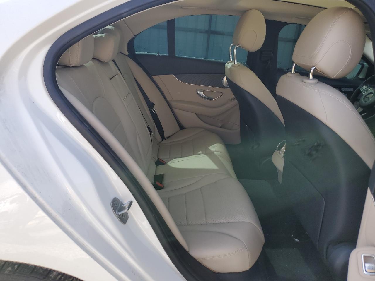 55SWF4KB5GU174820 2016 Mercedes-Benz C 300 4Matic