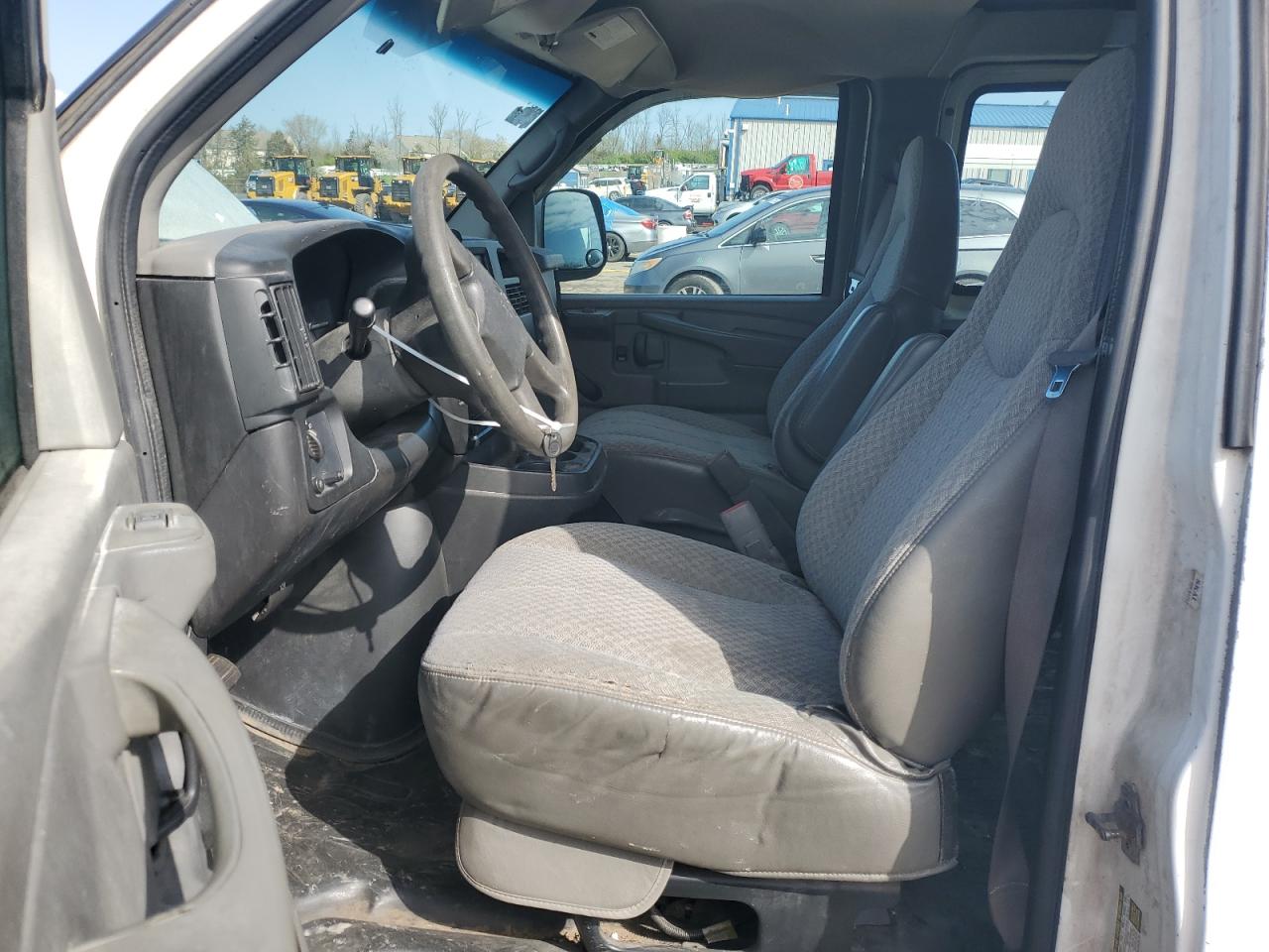 1GTGG25V551229382 2005 GMC Savana G2500