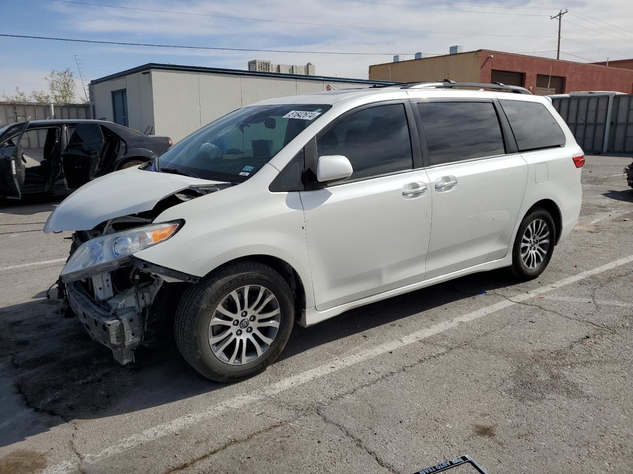 2018 Toyota Sienna Xle vin: 5TDYZ3DC9JS955070