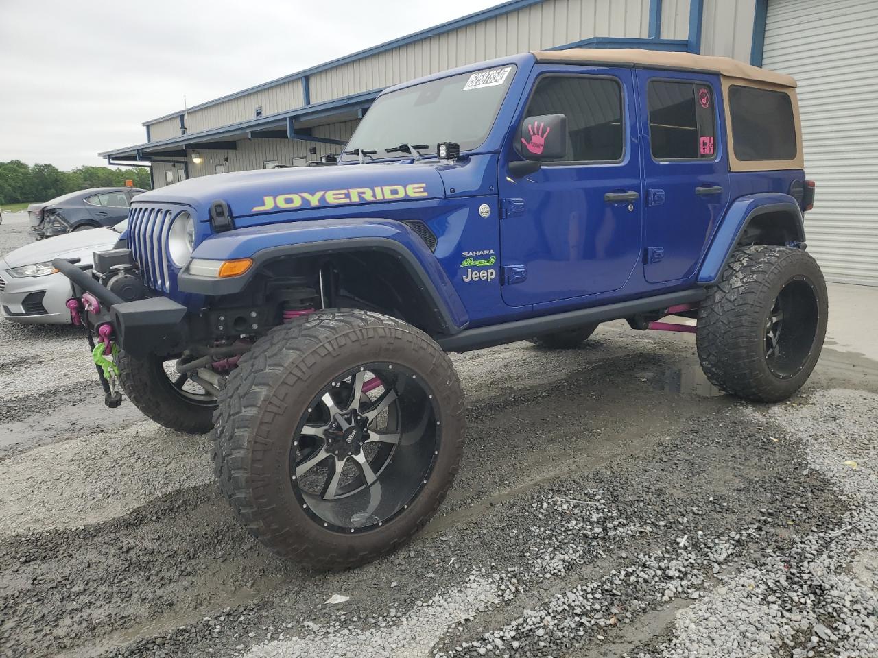 1C4HJXEN1KW522679 2019 Jeep Wrangler Unlimited Sahara