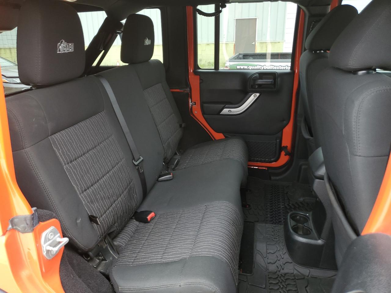 1C4BJWFGXFL683264 2015 Jeep Wrangler Unlimited Rubicon