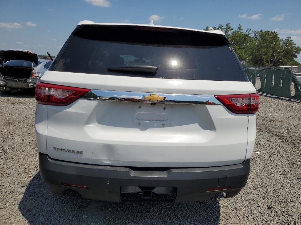 2021 Chevrolet Traverse Ls vin: 1GNERFKW7MJ123818