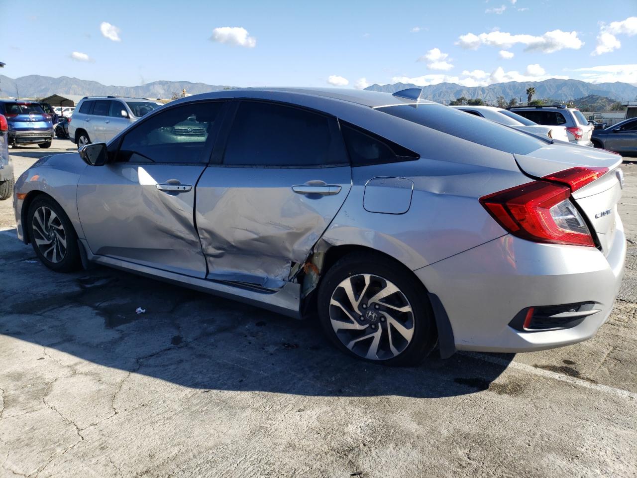 2HGFC2F71JH532082 2018 Honda Civic Ex