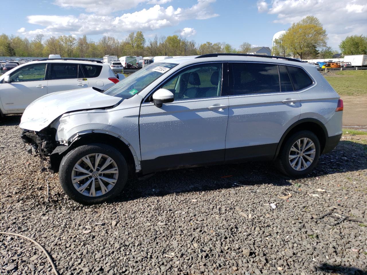 3VV2B7AX2KM020081 2019 Volkswagen Tiguan Se