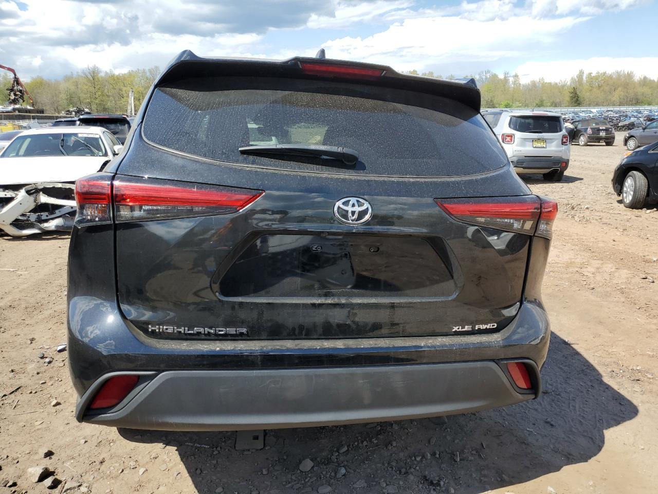 5TDGZRBHXMS116403 2021 Toyota Highlander Xle