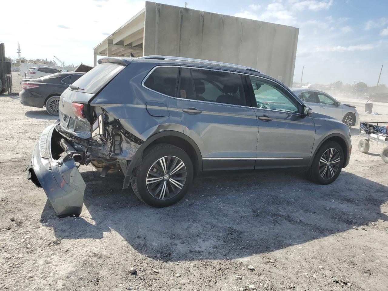 3VV3B7AX2KM120363 2019 Volkswagen Tiguan Se