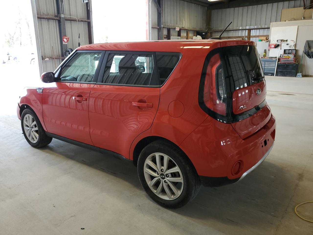 KNDJP3A55J7593469 2018 Kia Soul +