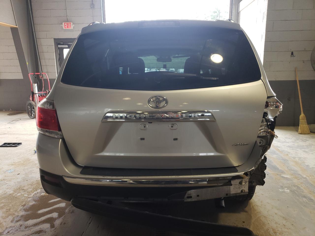 5TDBK3EH9BS077145 2011 Toyota Highlander Base