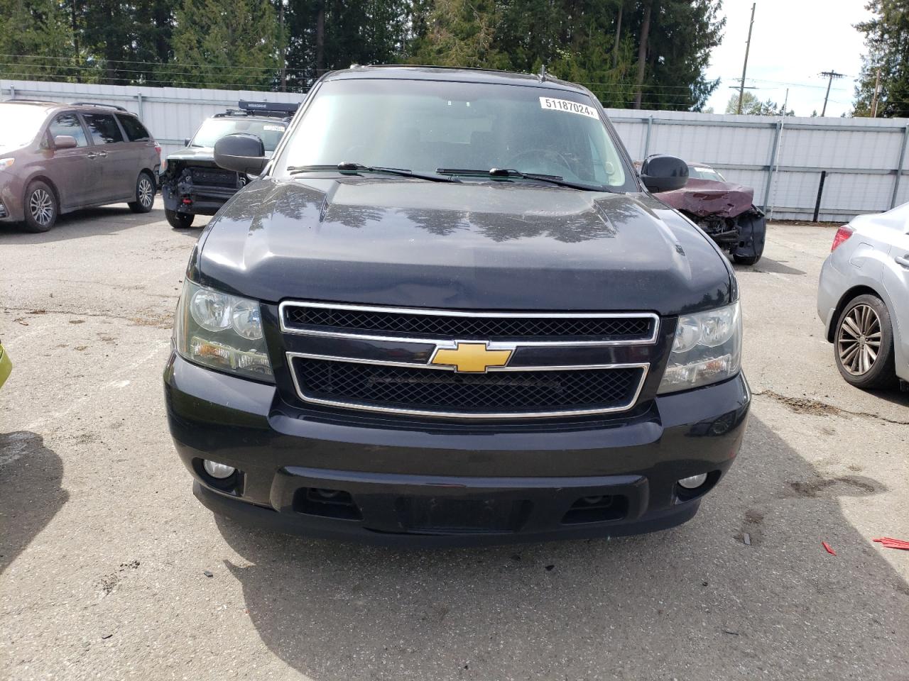 1GNSKJE71ER227335 2014 Chevrolet Suburban K1500 Lt