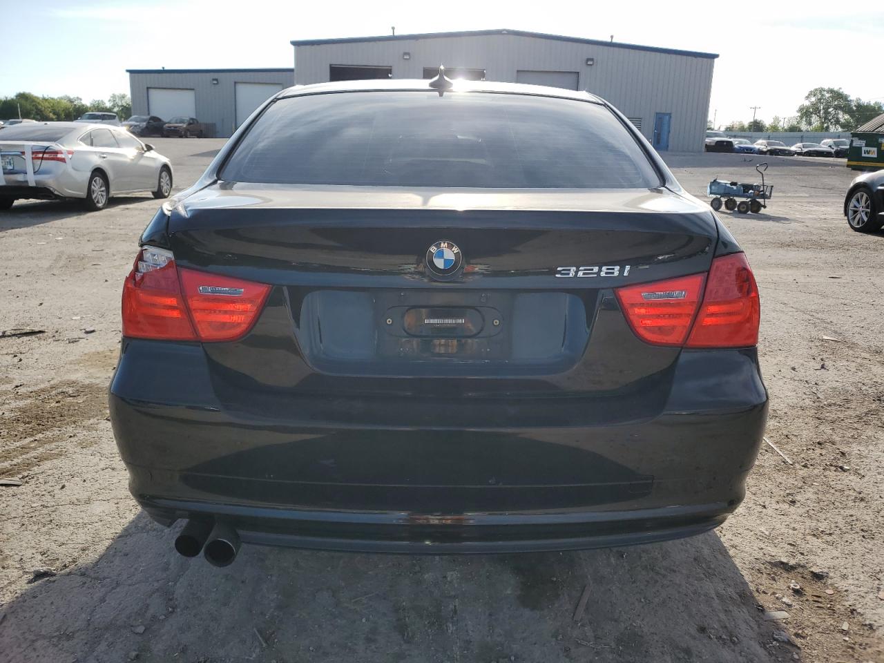 WBAPH7C59BE679213 2011 BMW 328 I